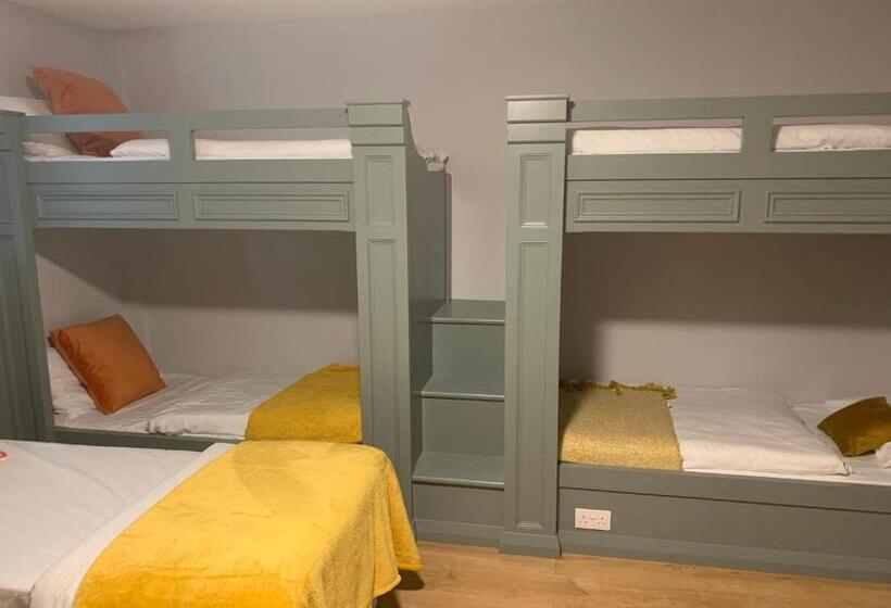 Отель Lanigan S Accommodation