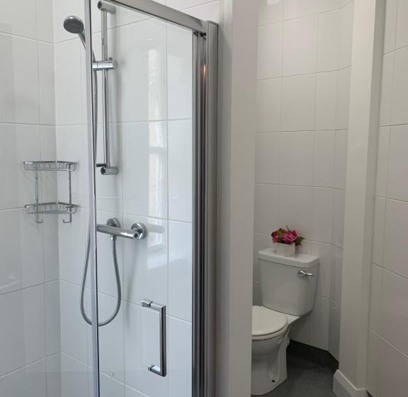 Отель Lanigan S Accommodation