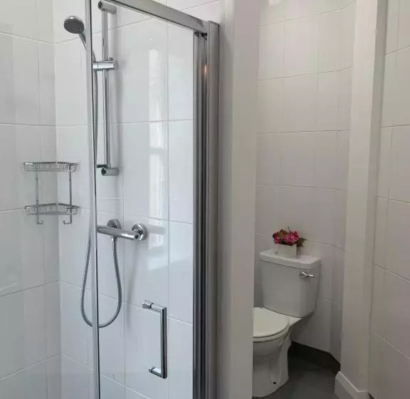 هتل Lanigan S Accommodation