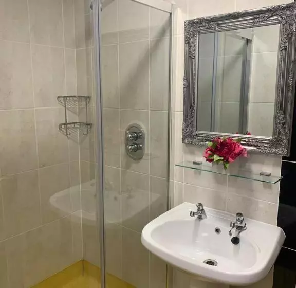 هتل Lanigan S Accommodation