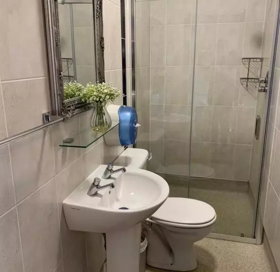 هتل Lanigan S Accommodation