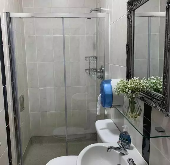 هتل Lanigan S Accommodation