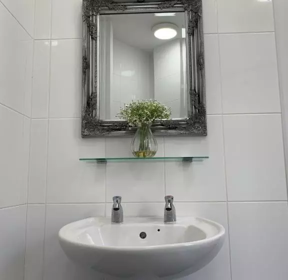 هتل Lanigan S Accommodation