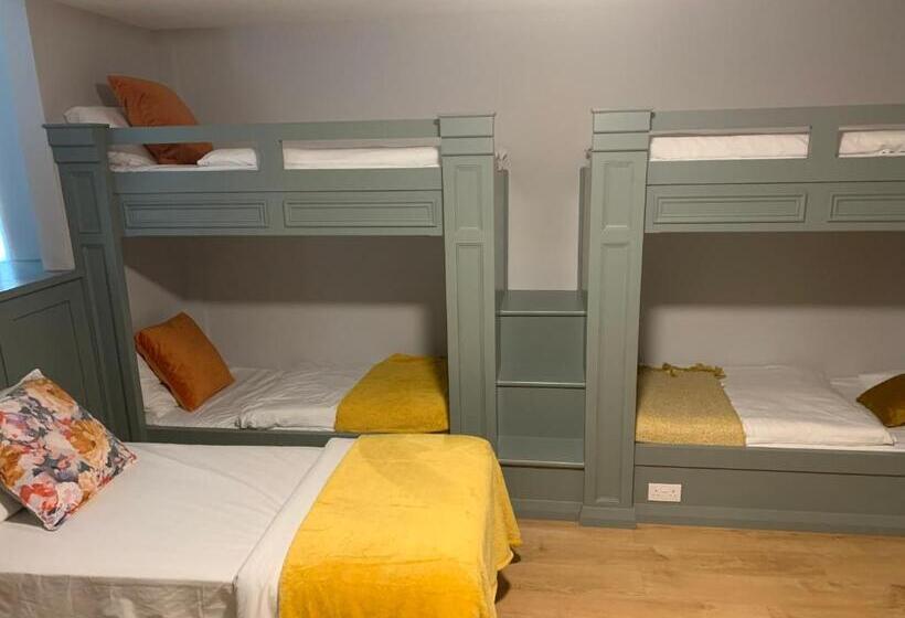 Отель Lanigan S Accommodation