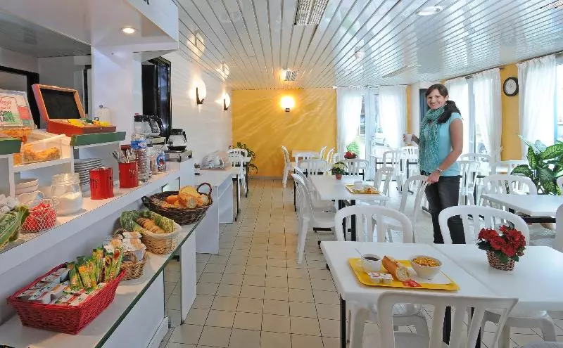 Отель Mister Bed Orleans Saran