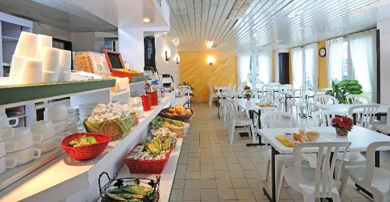 Отель Mister Bed Orleans Saran