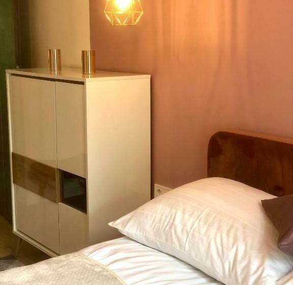 Nocleg ze śniadaniem Duna P Art Panzió