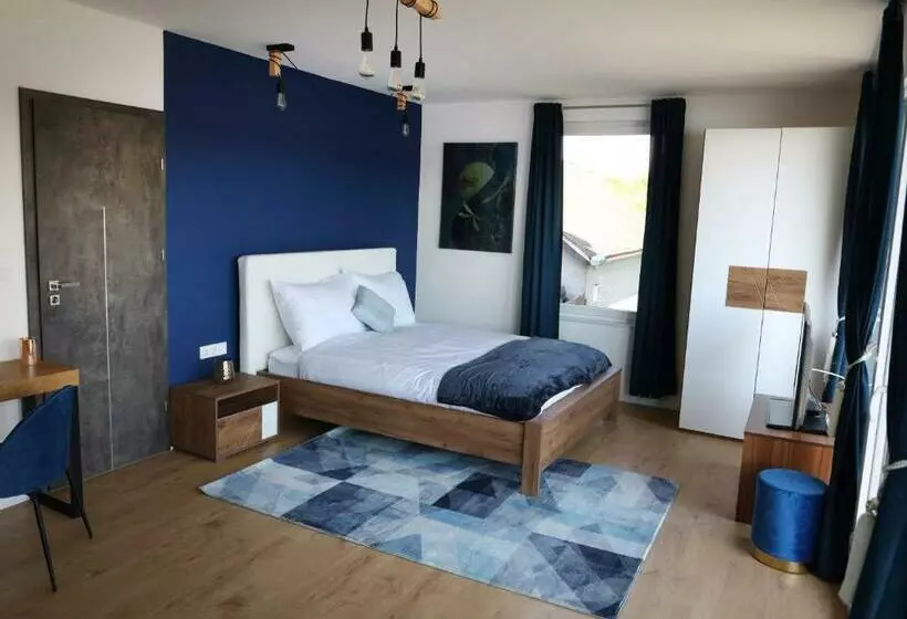 Aamiaismajoitus (B&B) Duna P Art Panzió