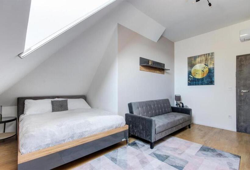 Nocleg ze śniadaniem Duna P Art Panzió