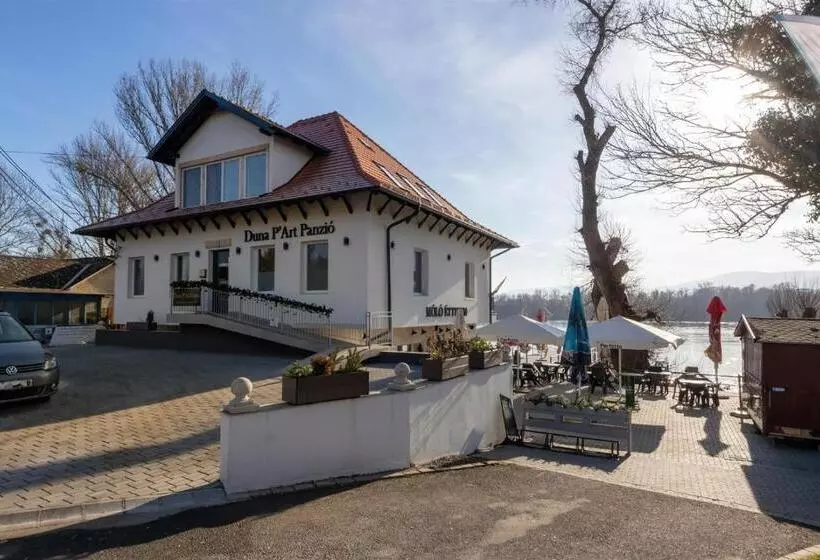 Aamiaismajoitus (B&B) Duna P Art Panzió