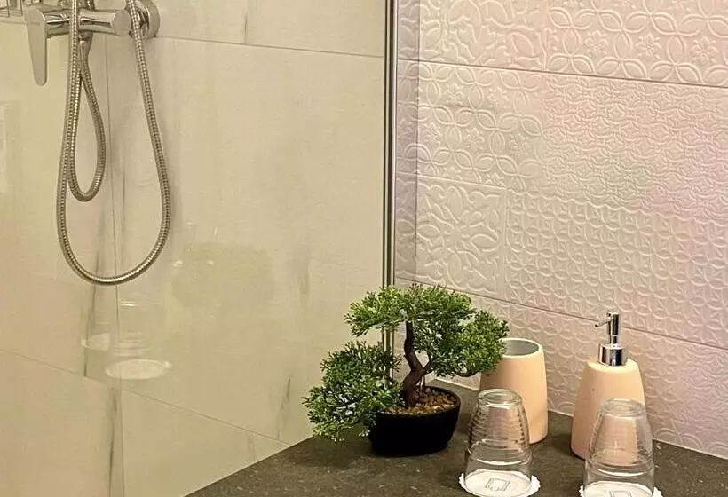 Aamiaismajoitus (B&B) Duna P Art Panzió