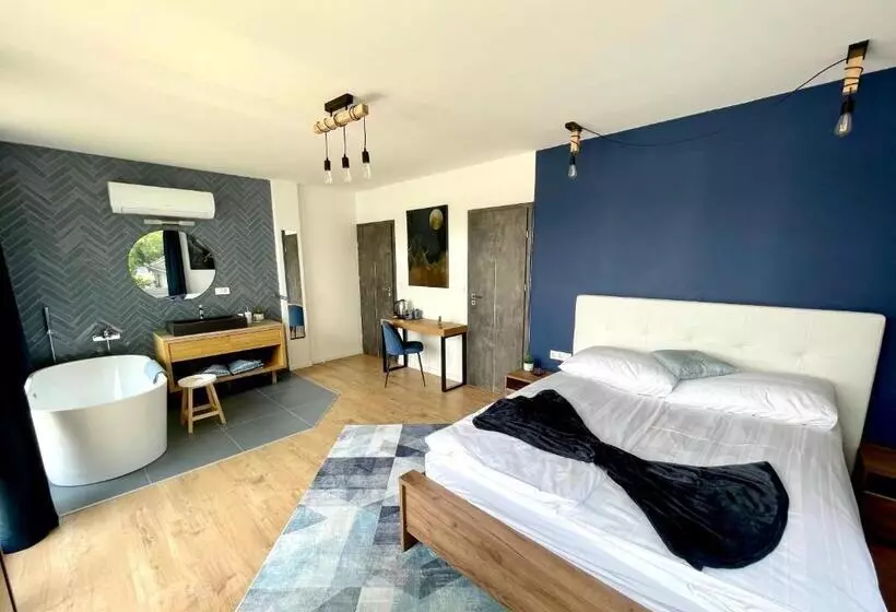 Aamiaismajoitus (B&B) Duna P Art Panzió