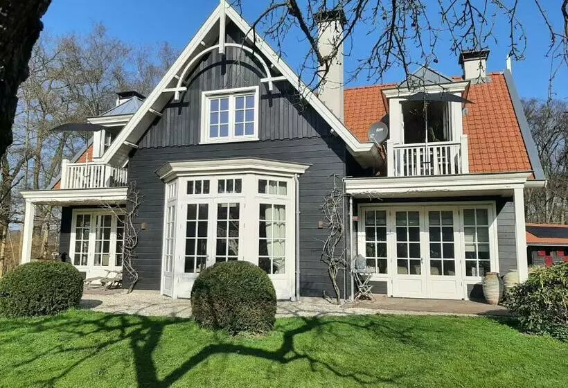Aamiaismajoitus (B&B) Huize Koempoelan