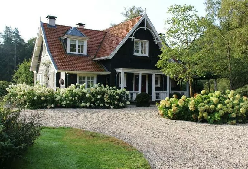 Aamiaismajoitus (B&B) Huize Koempoelan