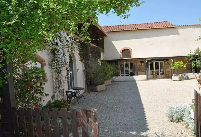 Majatalo Gites Du Cheron   Speak French Only