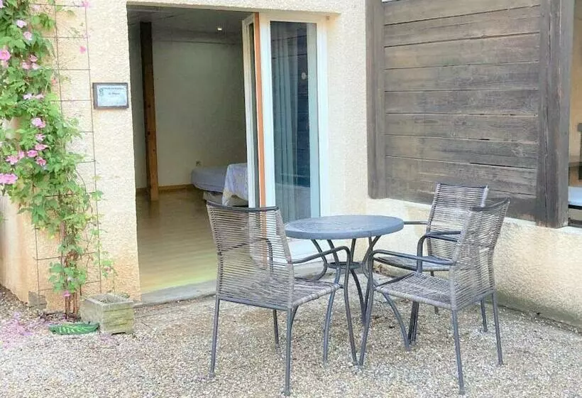 Majatalo Gites Du Cheron   Speak French Only