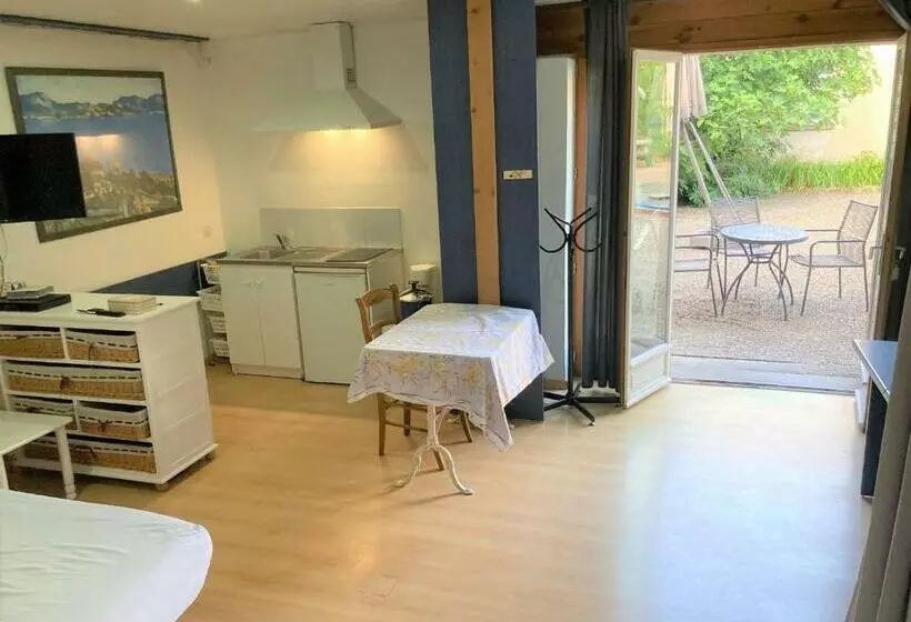 Majatalo Gites Du Cheron   Speak French Only