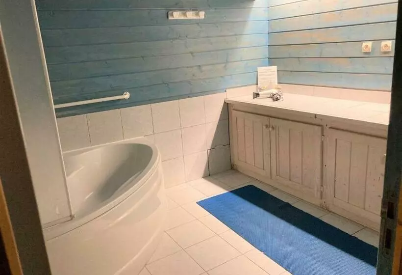 Majatalo Gites Du Cheron   Speak French Only