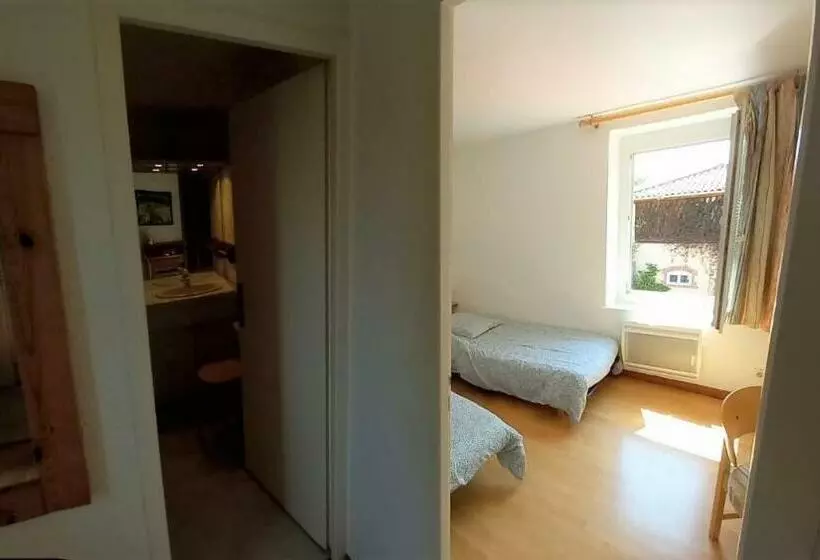 Majatalo Gites Du Cheron   Speak French Only