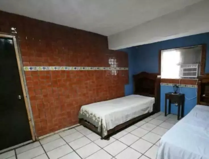 Majatalo Habitación Completa A 2 Cuadras Del Consulado Eua