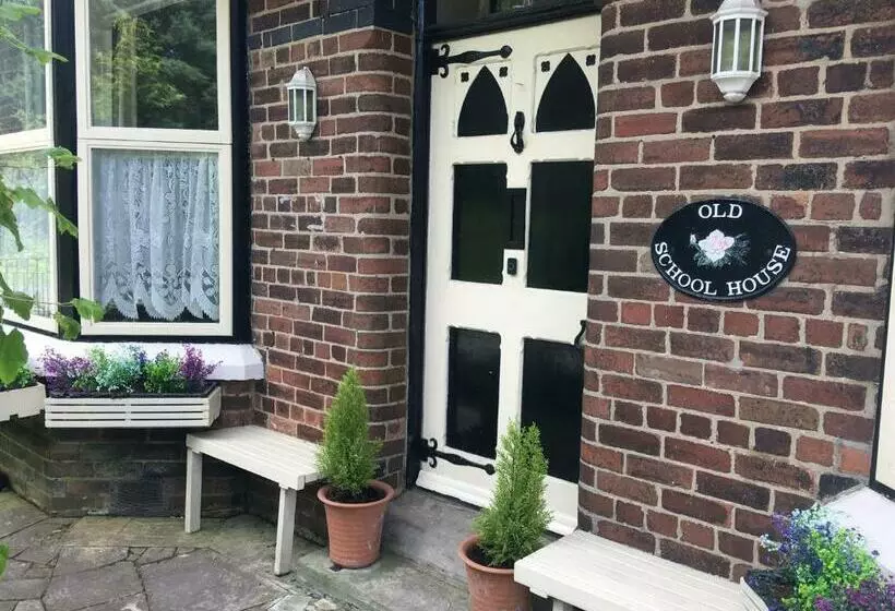 Majatalo The Old School House