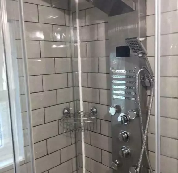 Majatalo The Old School House