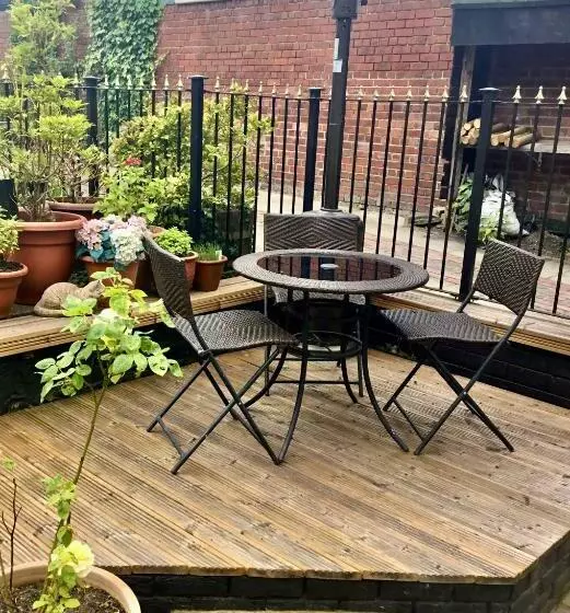 Majatalo The Old School House