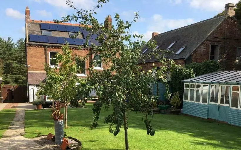 Majatalo The Old School House