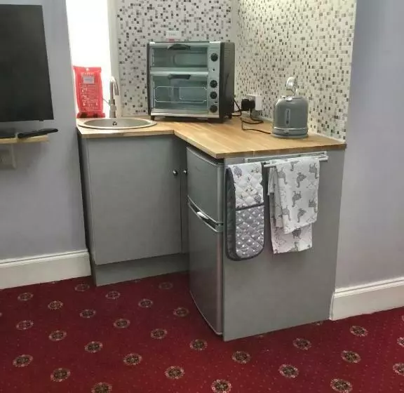 Majatalo The Old School House