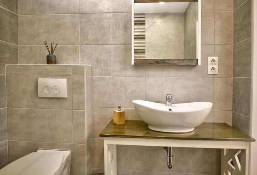 צימר Adamkó Borkert Ház