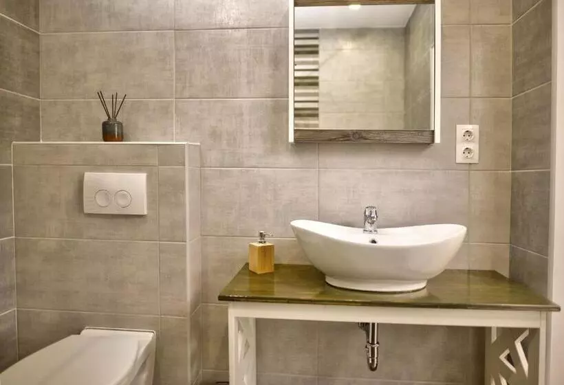 Aamiaismajoitus (B&B) Adamkó Borkert Ház