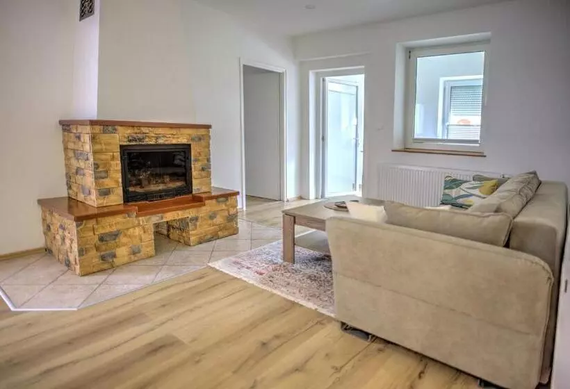 Aamiaismajoitus (B&B) Adamkó Borkert Ház