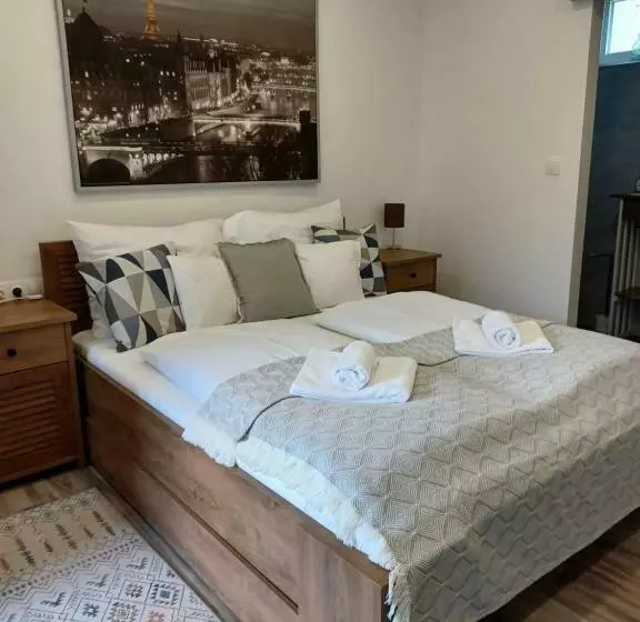 Aamiaismajoitus (B&B) Adamkó Borkert Ház