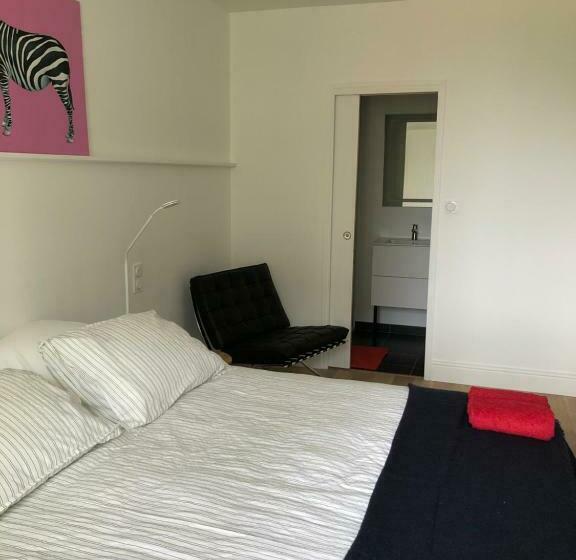 住宿加早餐  Chambre Indépendante Au Manoir De La Célinais Côté Jardin