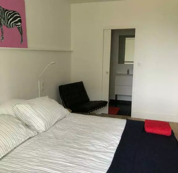 Aamiaismajoitus (B&B) Chambre Indépendante Au Manoir De La Célinais Côté Jardin