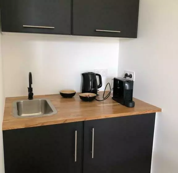 Aamiaismajoitus (B&B) Chambre Indépendante Au Manoir De La Célinais Côté Jardin