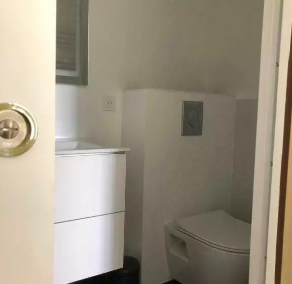 Aamiaismajoitus (B&B) Chambre Indépendante Au Manoir De La Célinais Côté Jardin