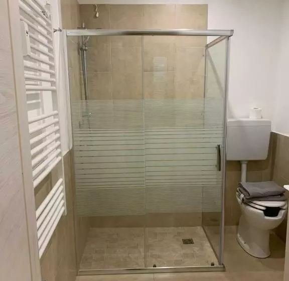 پانسیون Affittacamere Black&white