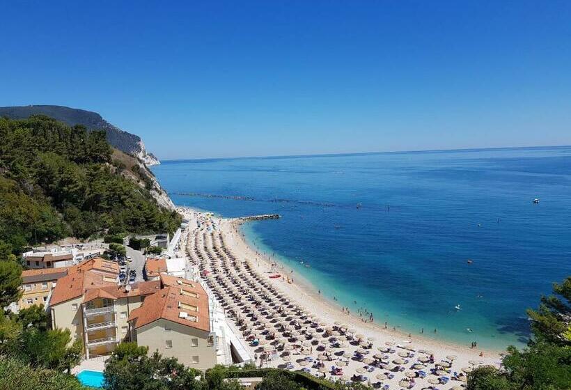 פנסיון Eden Conero Camere Numana Centro