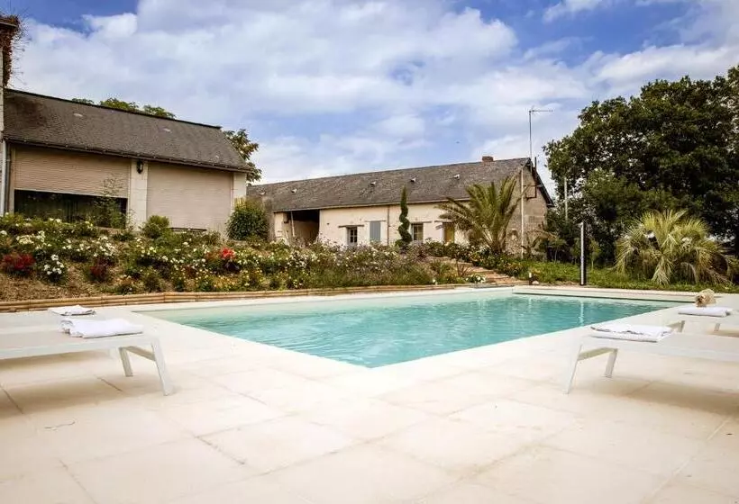 Majatalo La Fontaine Du Mont