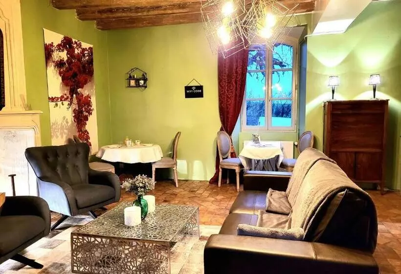 Majatalo La Fontaine Du Mont