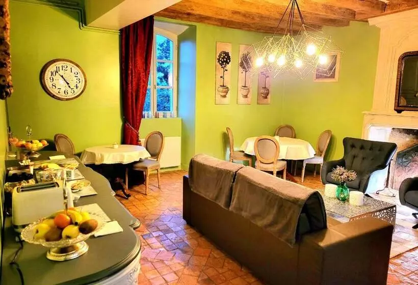 Majatalo La Fontaine Du Mont