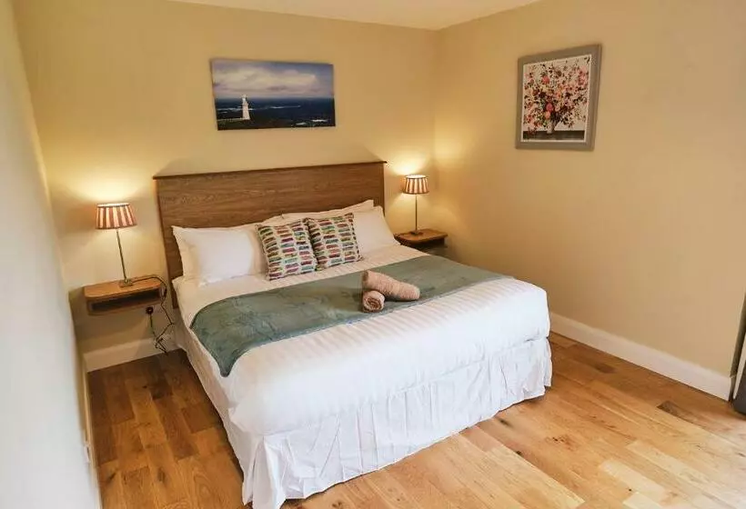 ペンション The Cloisters