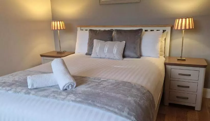 ペンション The Cloisters