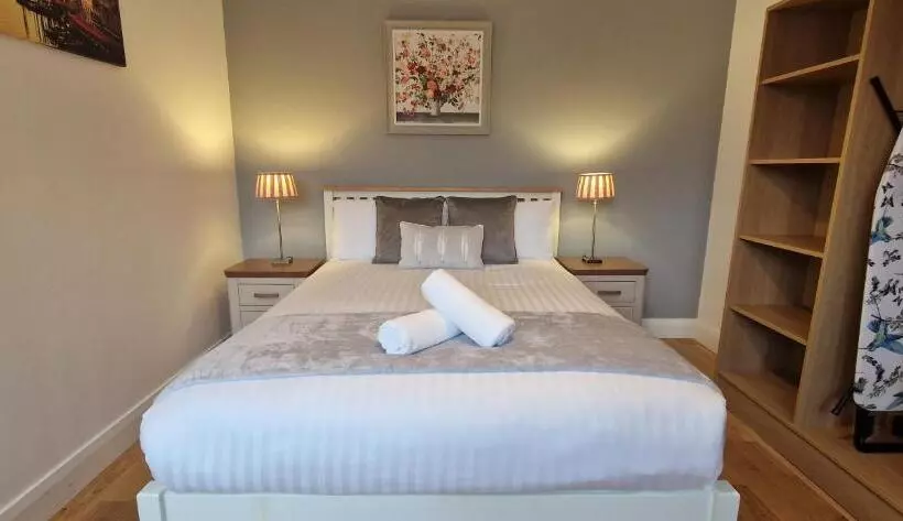 ペンション The Cloisters