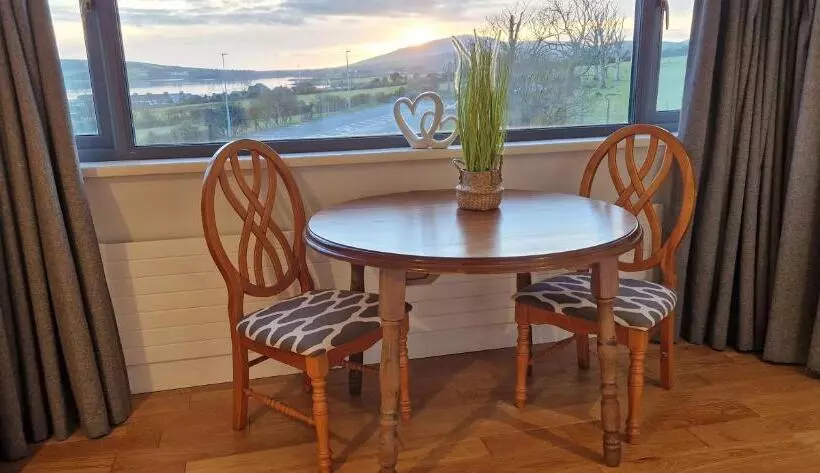 ペンション The Cloisters