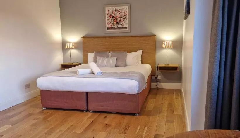 ペンション The Cloisters