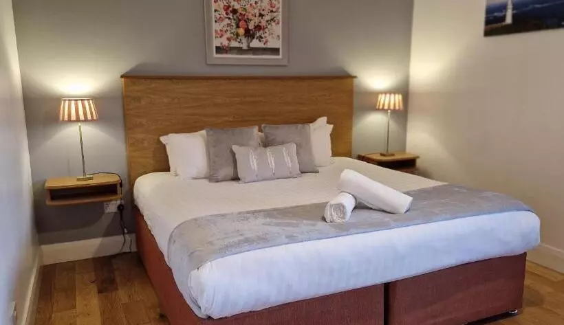 ペンション The Cloisters