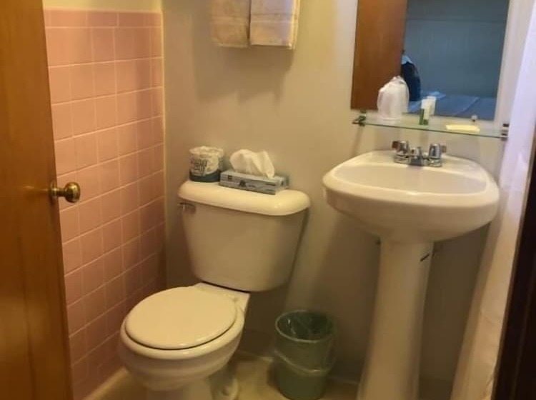 فندق صغير Holiday Motel