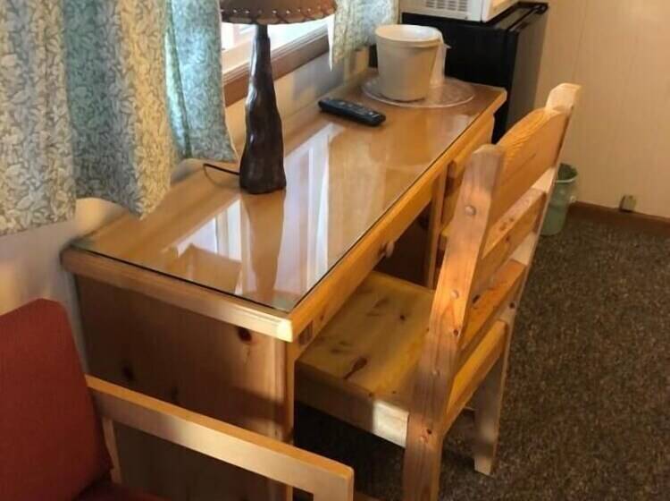 فندق صغير Holiday Motel